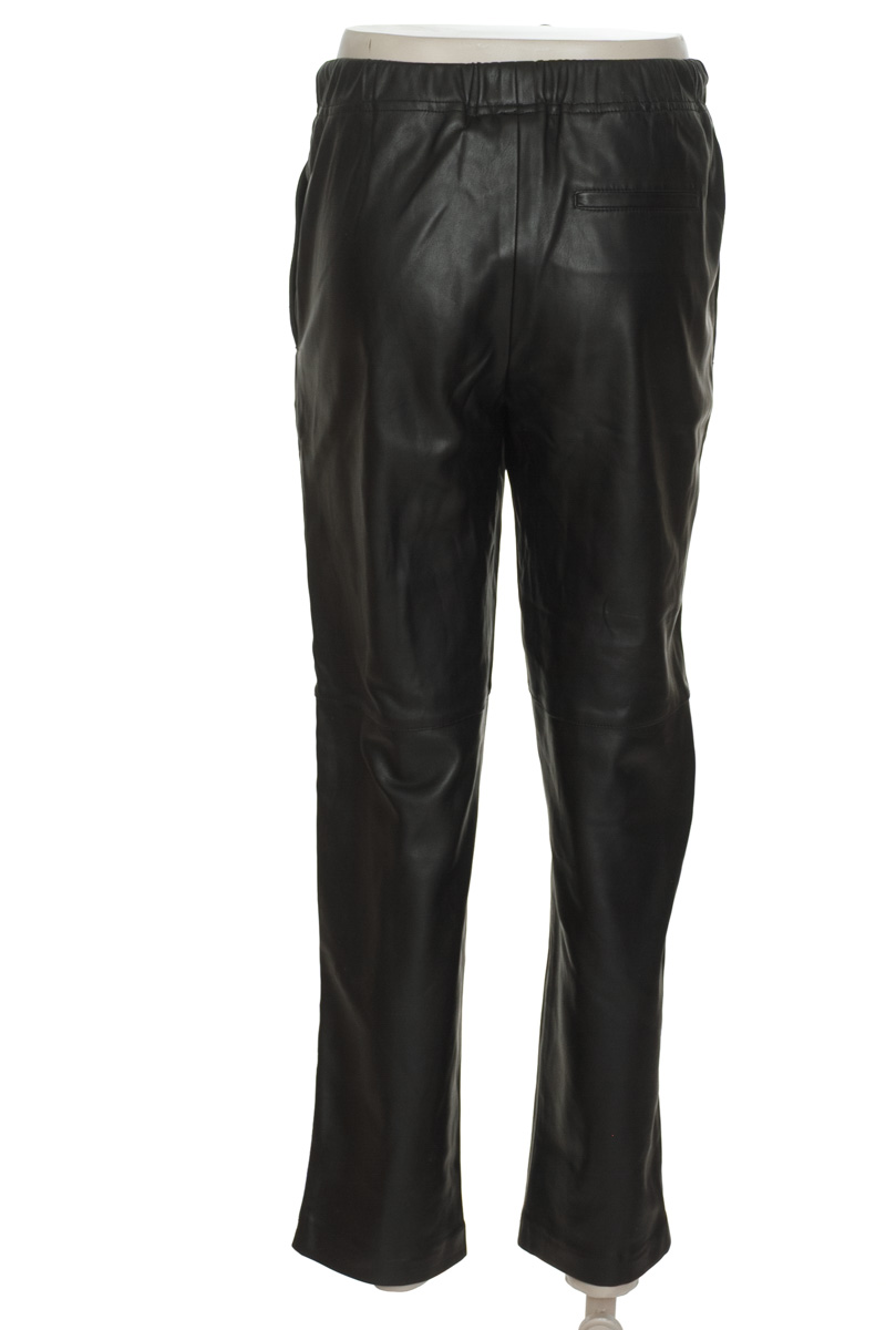 Pantalones color Negro - MNG