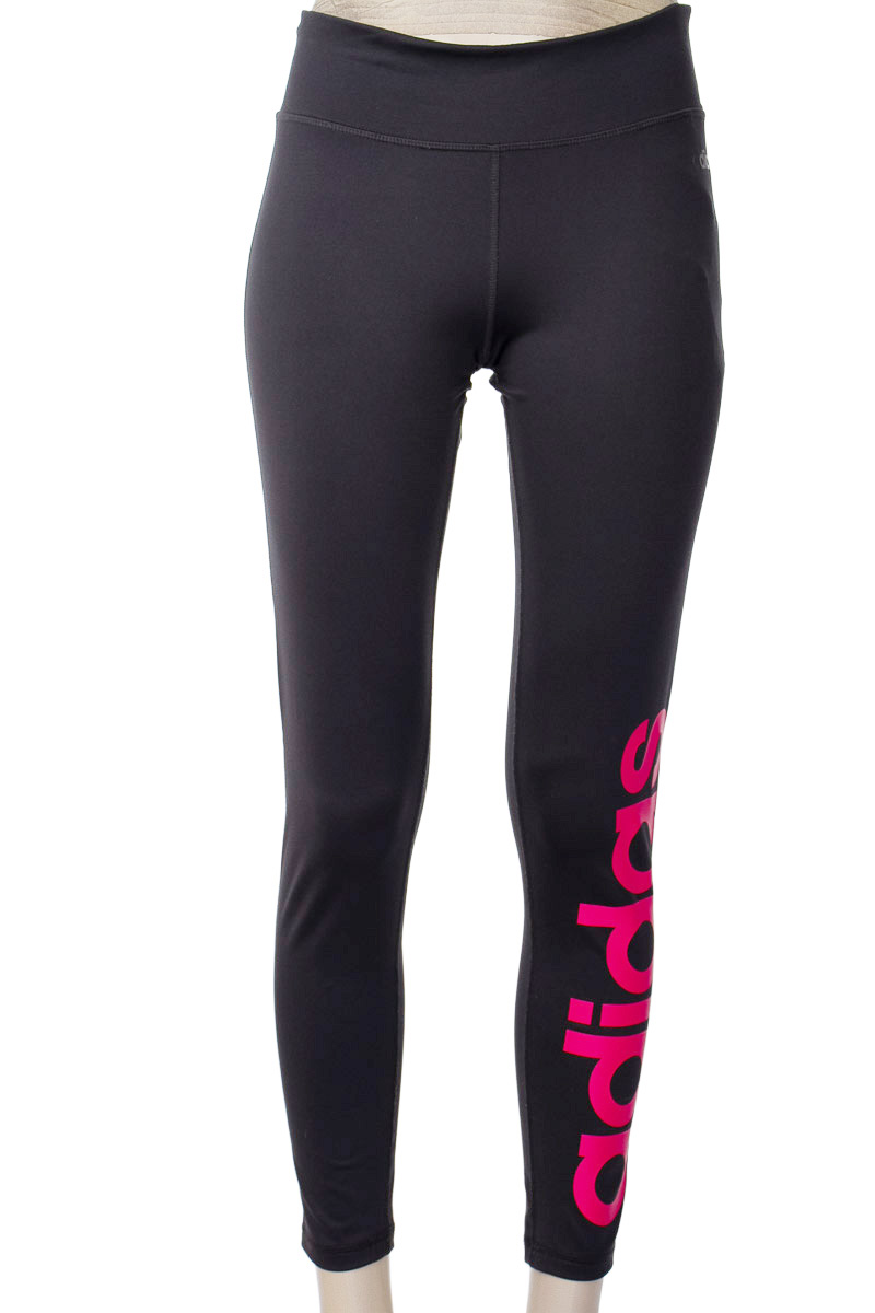 Ropa Deportiva / Salida de Baño color Gris - Adidas