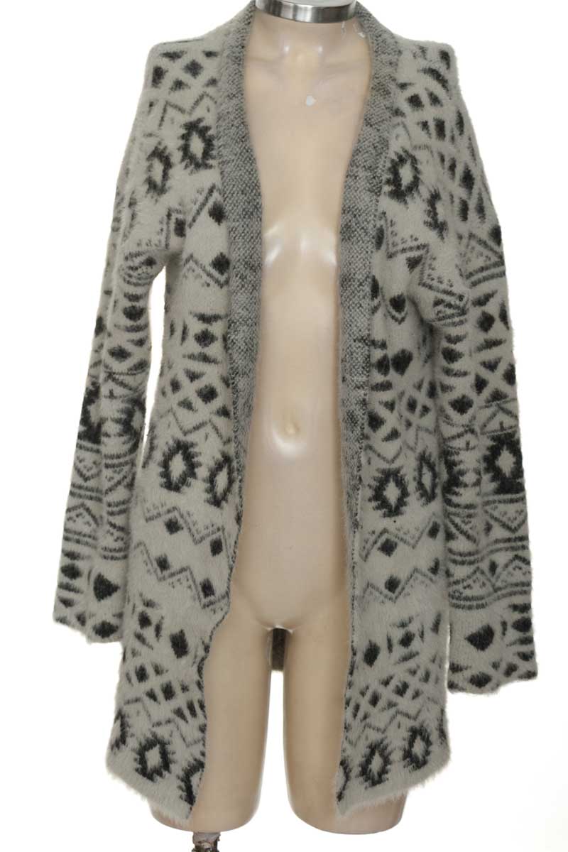 Sweater color Gris - Beyond