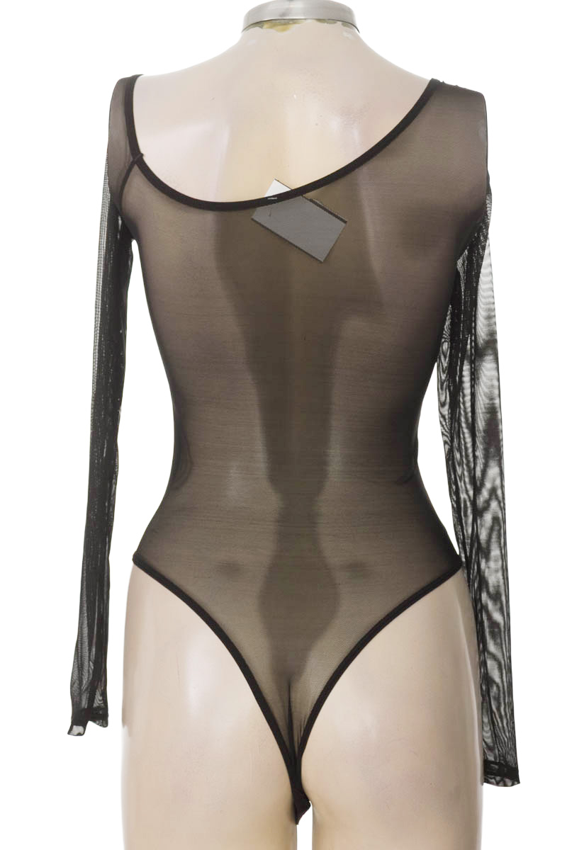 Top / Camiseta color Negro - Pauly.