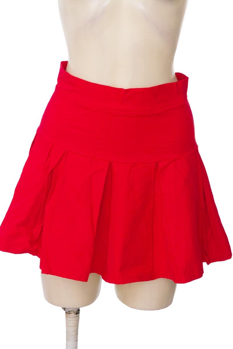 Falda color Rojo - Closeando