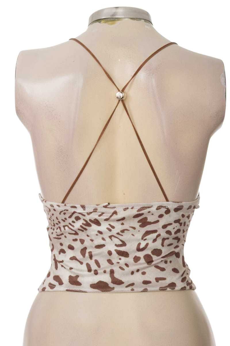 Top / Camiseta color Beige - Closeando