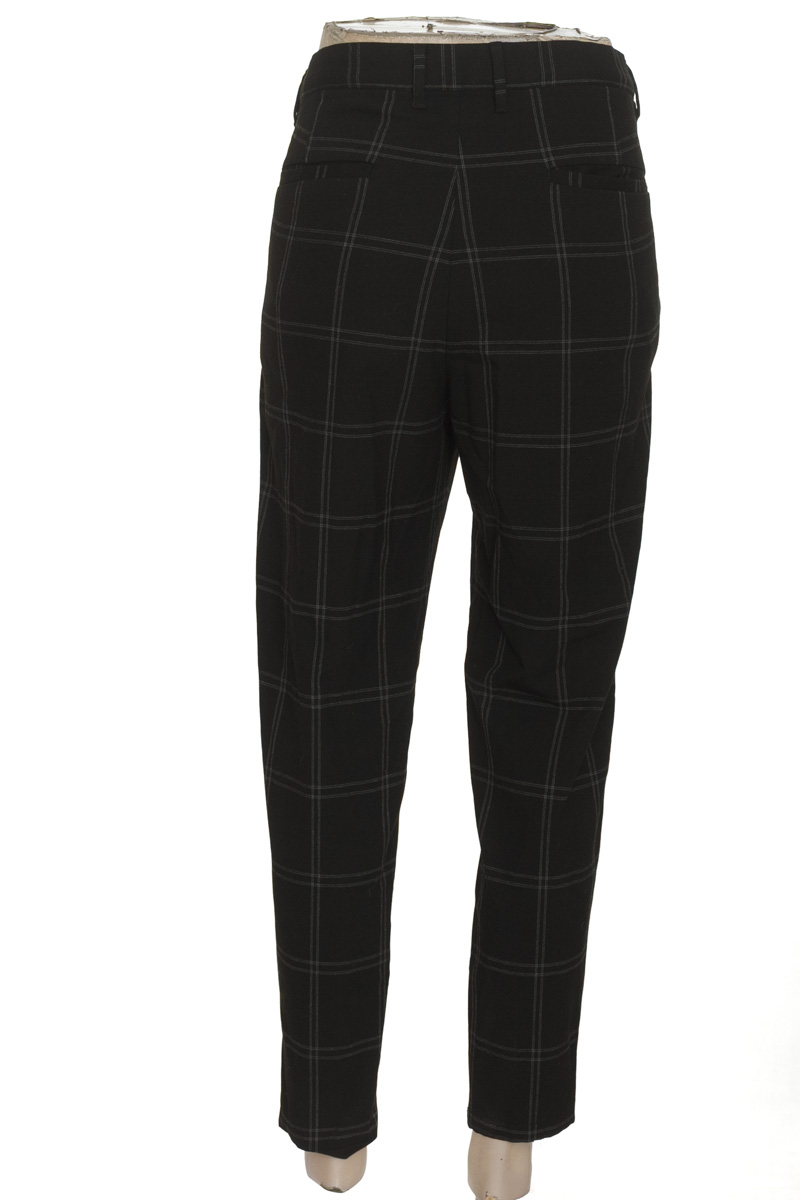 Pantalón color Negro - Bershka
