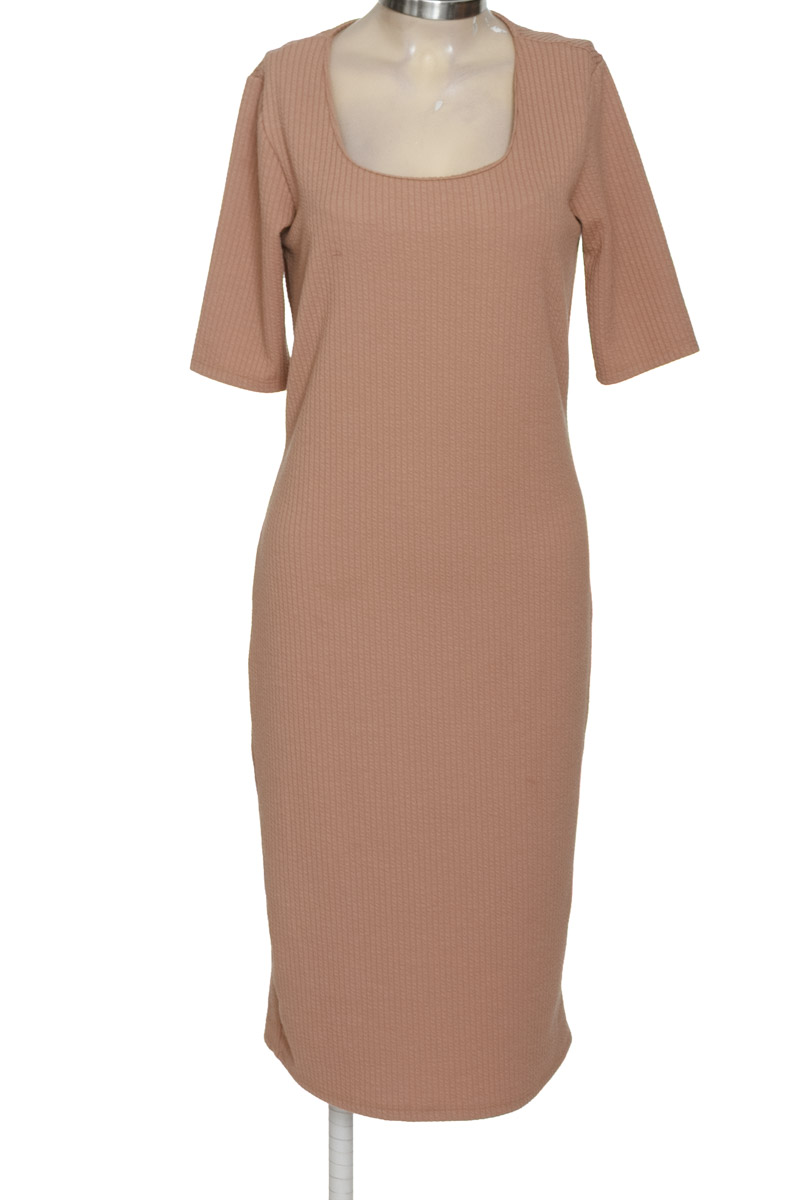 Vestido / Enterizo color Beige - PATPRIMO