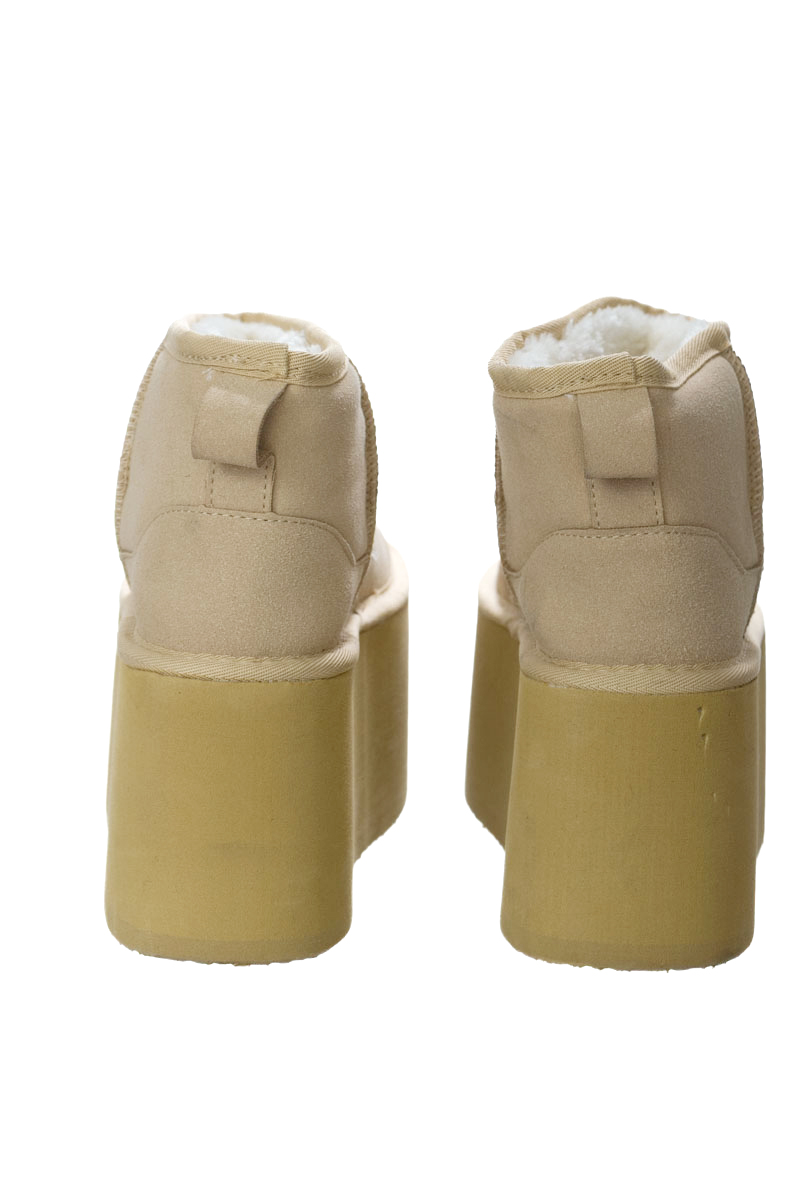 Zapatos color Beige - Closeando