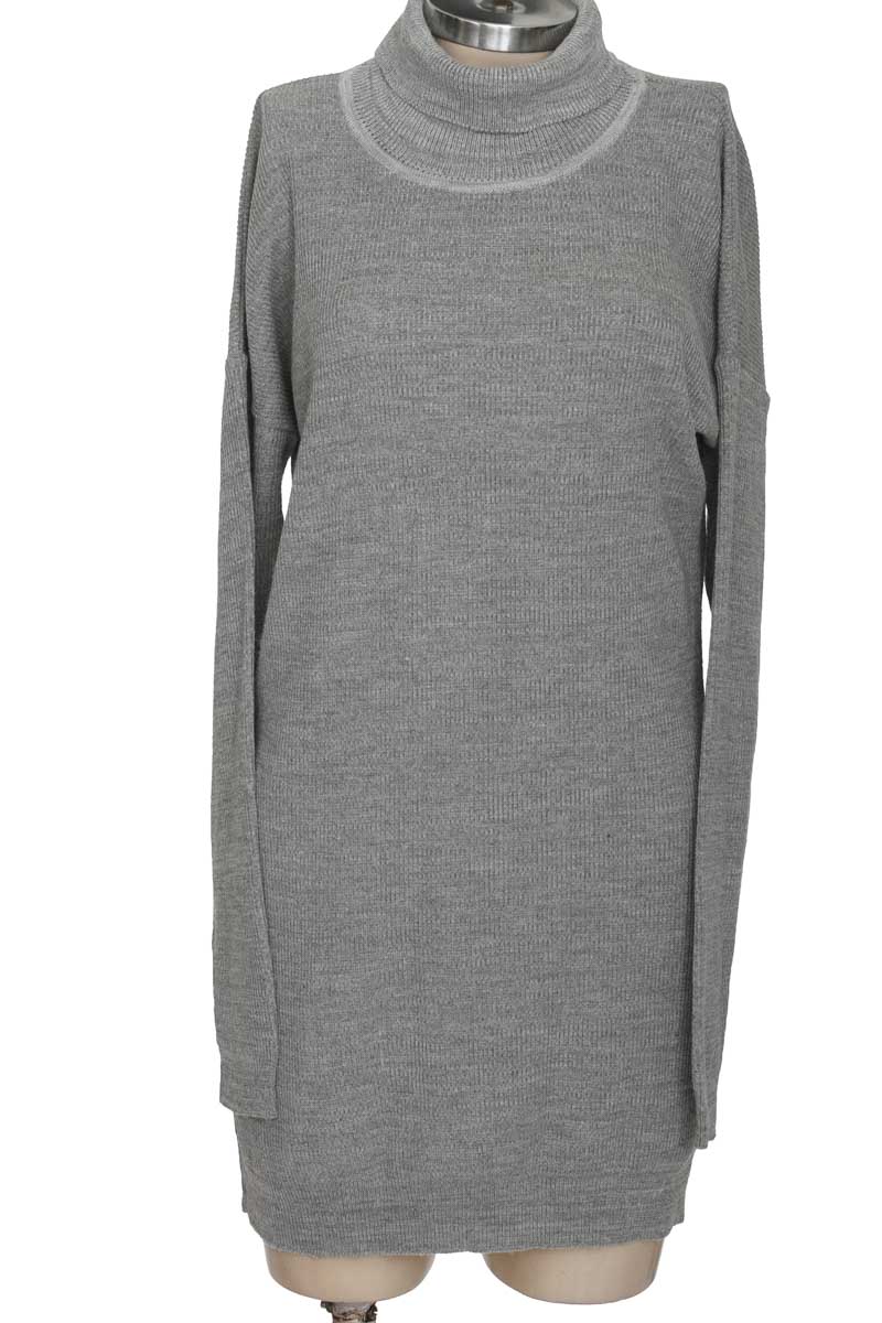 Vestido / Enterizo color Gris - Closeando