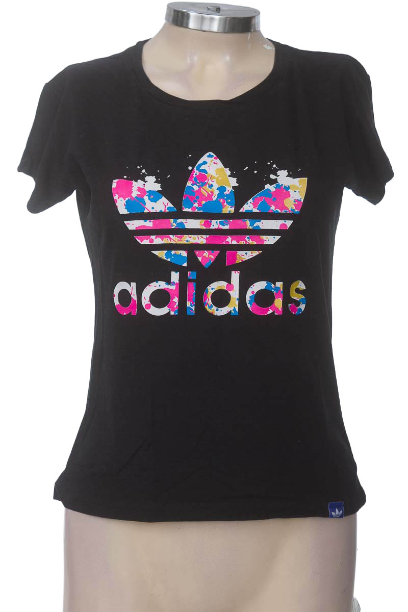 Top / Camiseta color Negro - Closeando