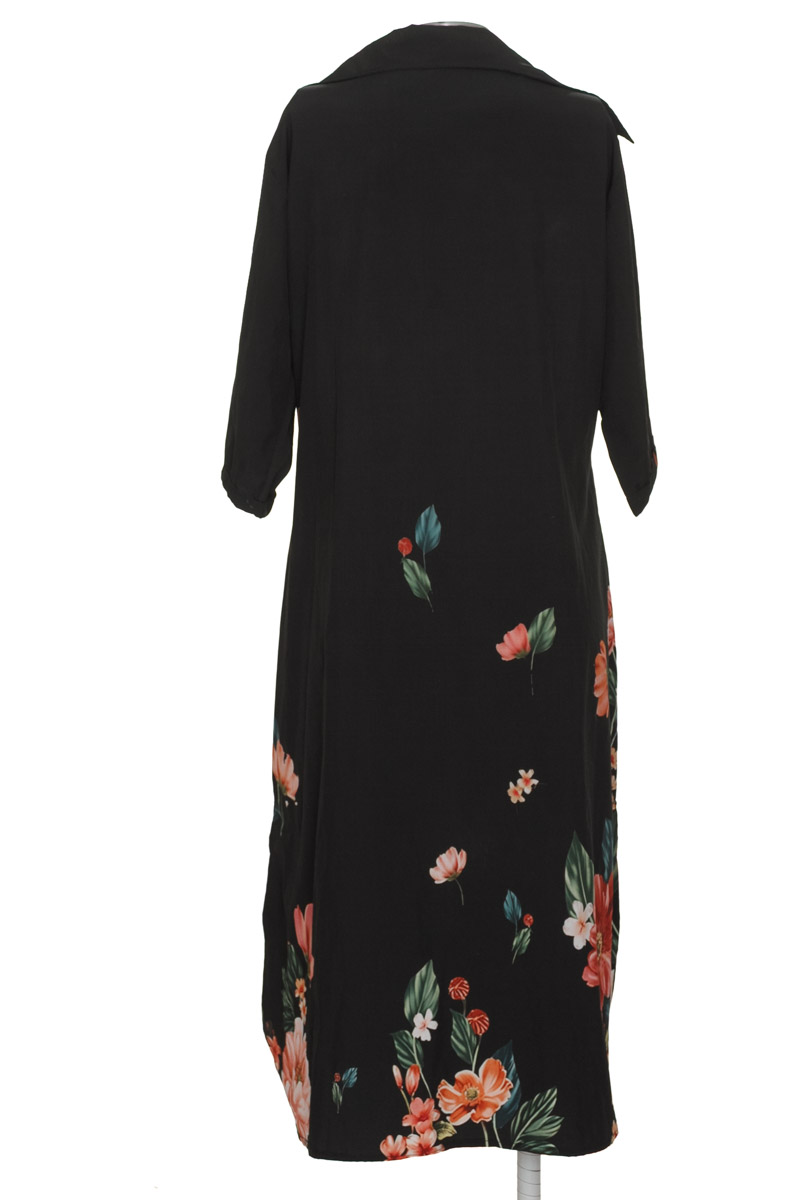 Vestido / Enterizo color Negro - Closeando