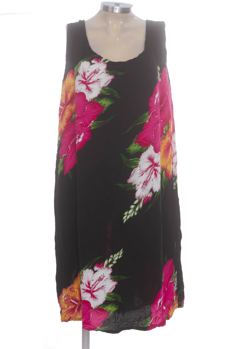 Vestido / Enterizo color Negro - Closeando