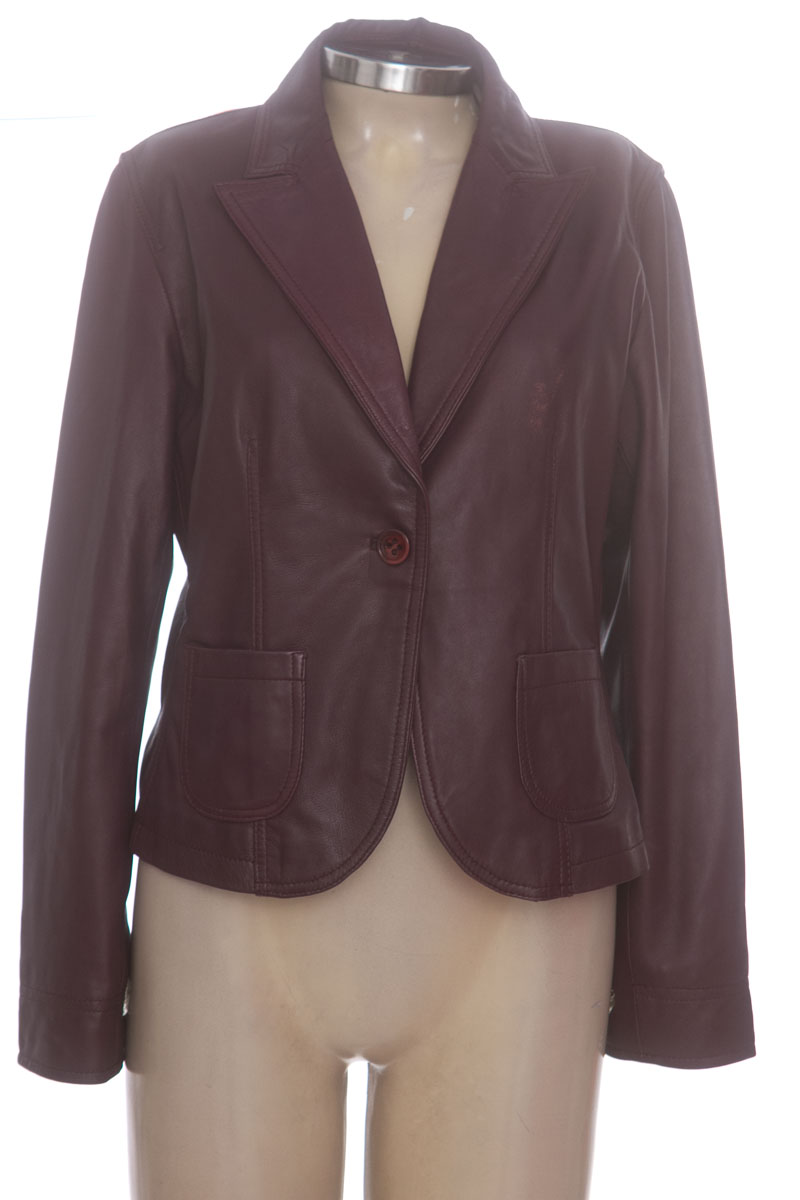 Chaqueta / Abrigo color Morado - Closeando