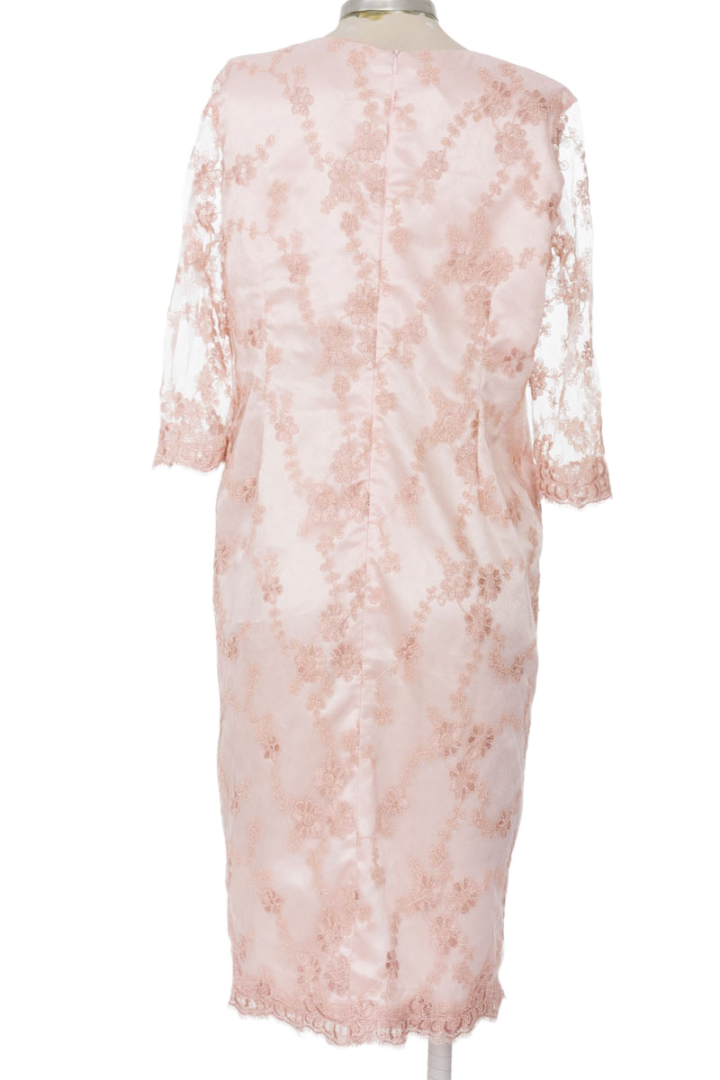 Vestido / Enterizo color Rosado - Closeando