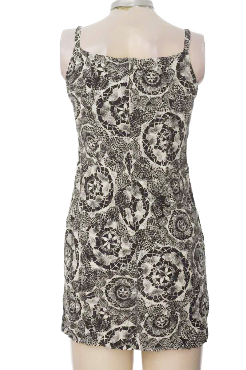 Vestido / Enterizo color Gris - Closeando