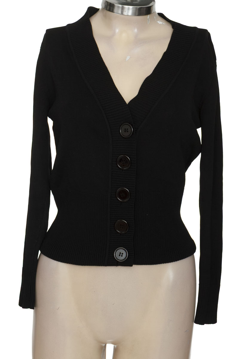 Sweater color Negro - Closeando