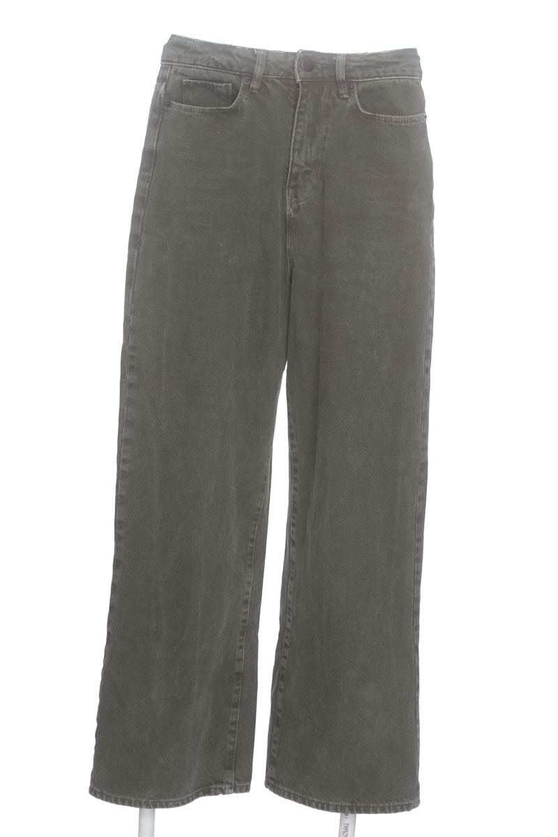 Pantalones color Verde - Zara