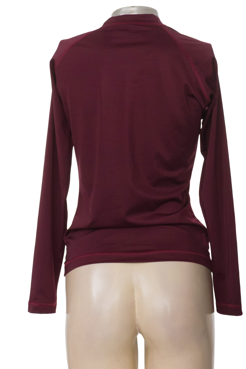 Ropa Deportiva / Salida de Baño color Vinotinto - Under Fit
