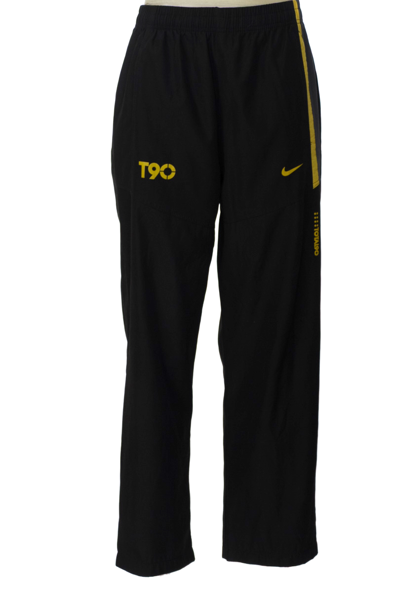 Ropa Deportiva color Negro - Closeando