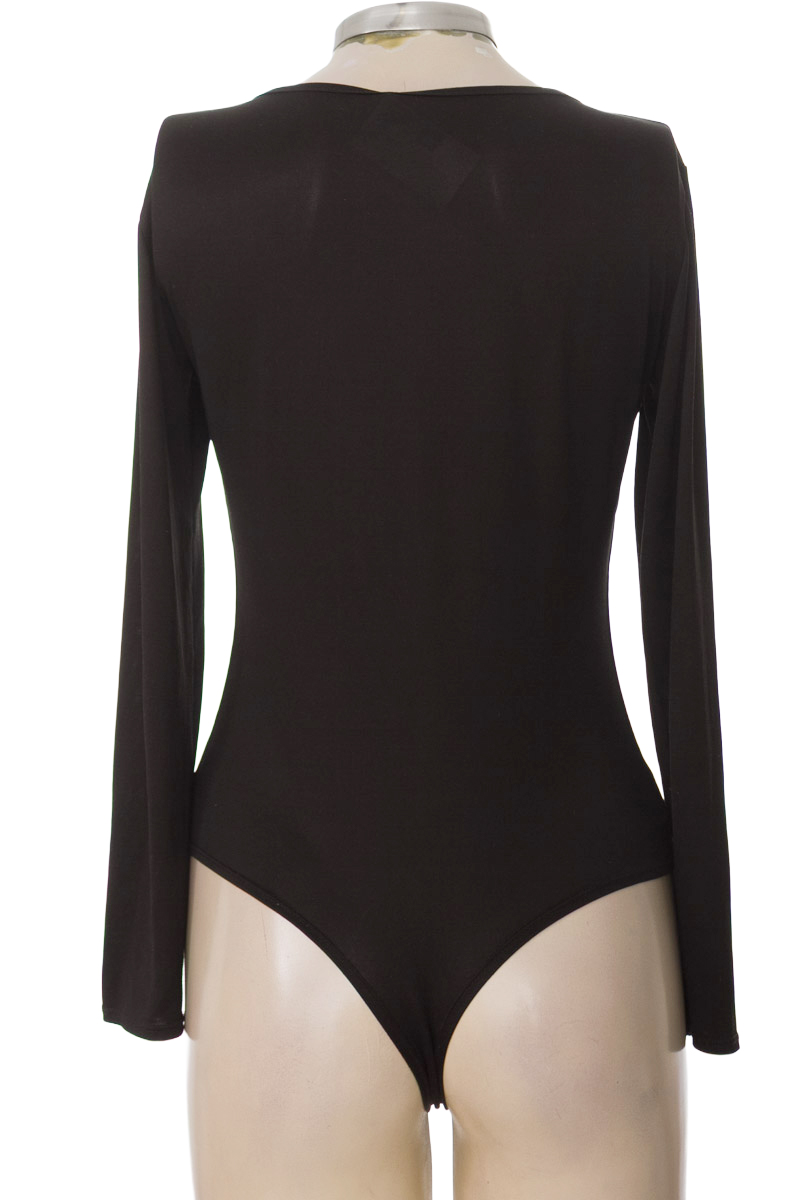 Top / Camiseta color Negro - Molgoa