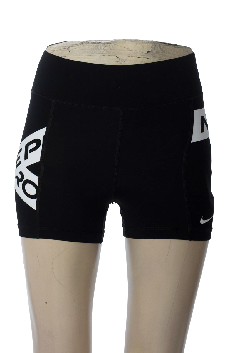 Ropa Deportiva / Salida de Baño color Negro - Nike