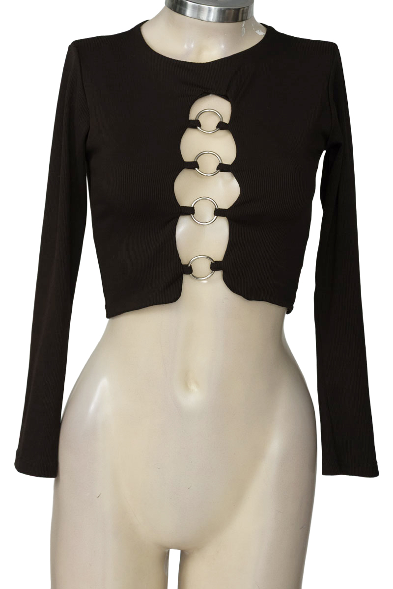 Top / Camiseta color Negro - Closeando