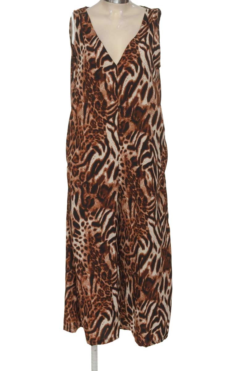Vestido / Enterizo color Café - Closeando