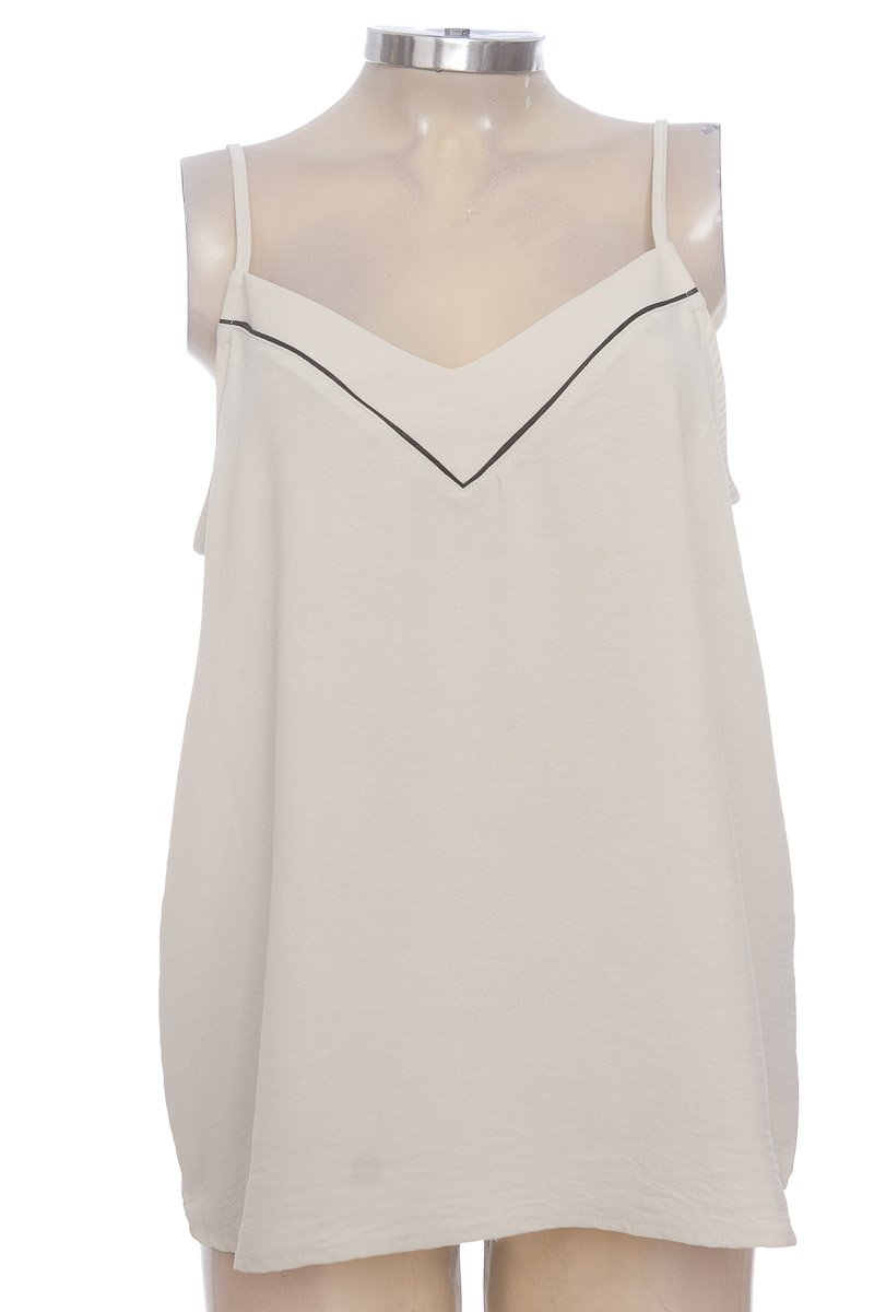 Top / Camiseta color Blanco - Arkitect