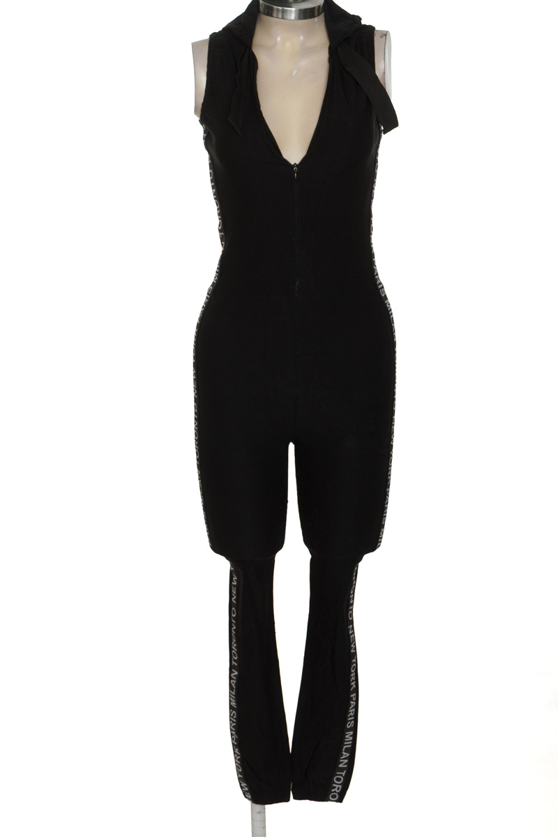 Vestido / Enterizo color Negro - Closeando