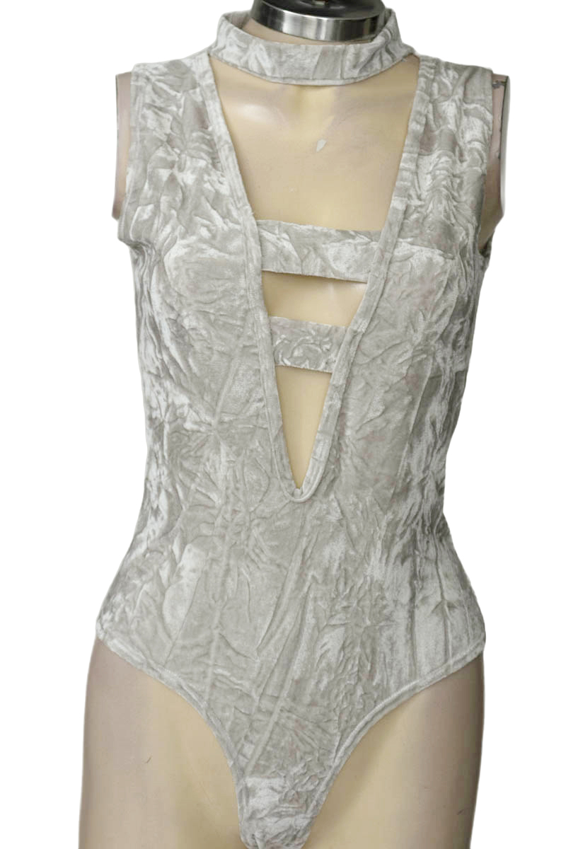 Top / Camiseta color Plateado - Closeando