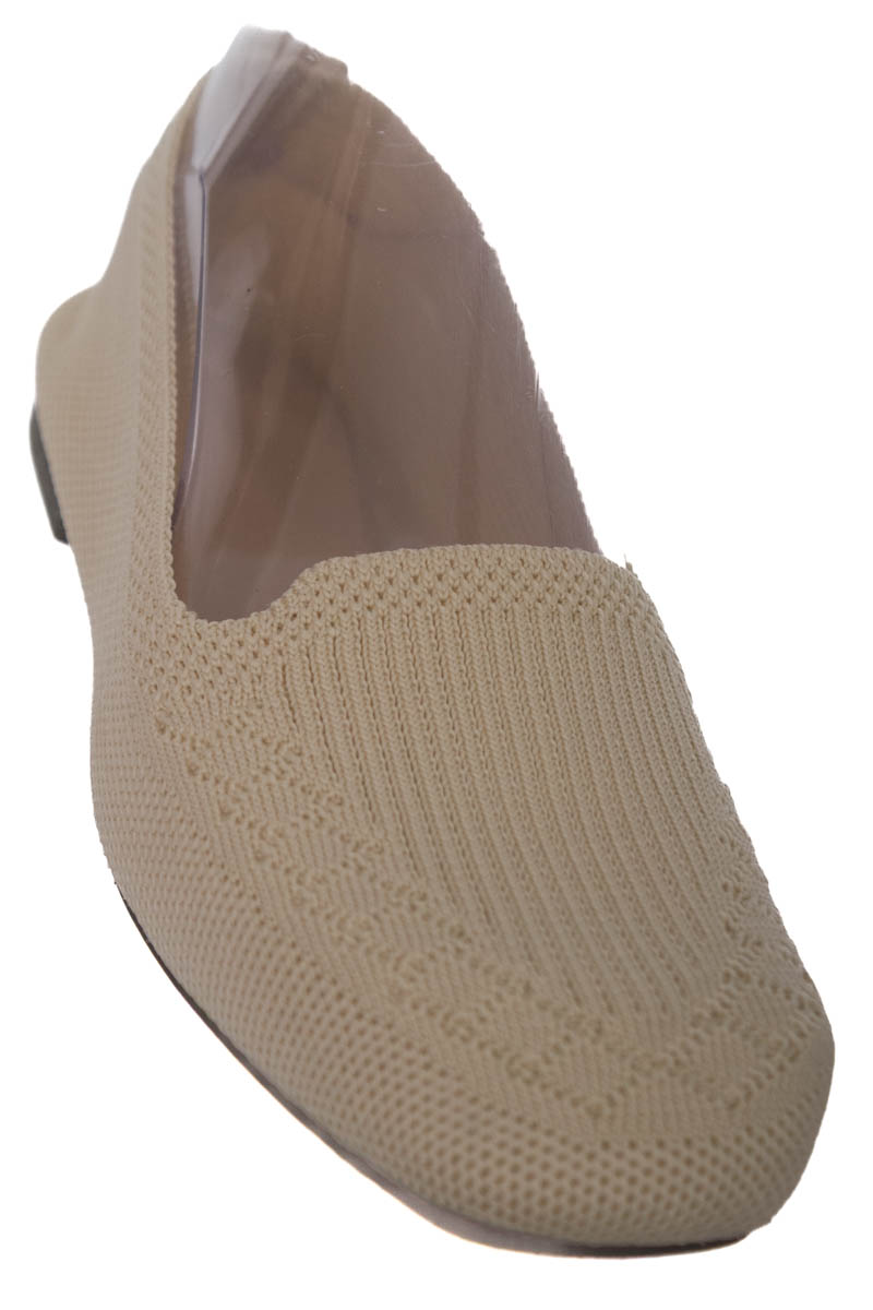 Zapatos color Beige - Closeando