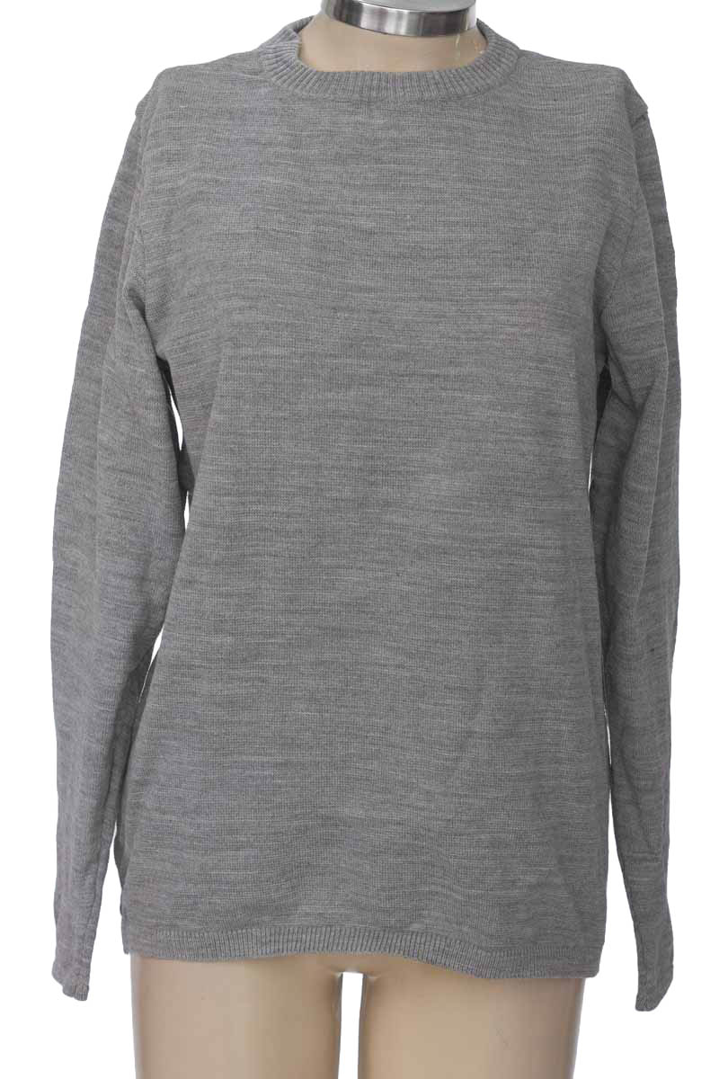 Sweater color Gris - Closeando