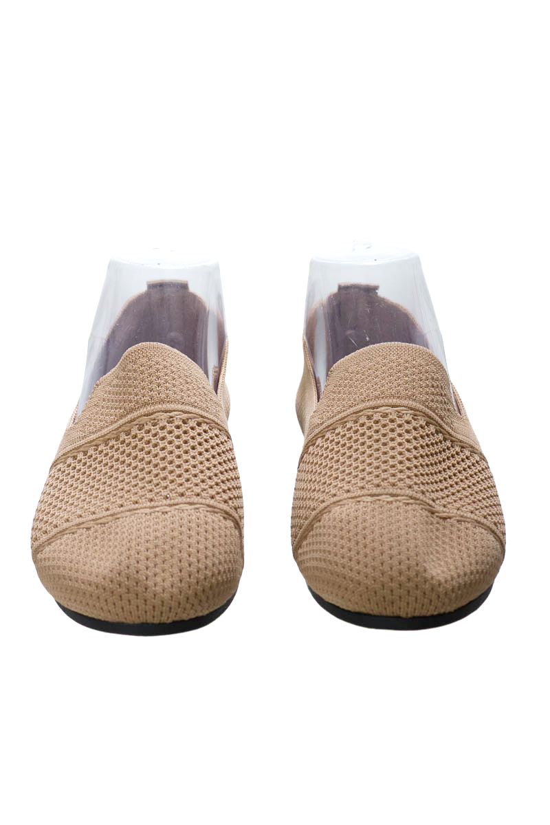 Zapatos color Beige - Closeando