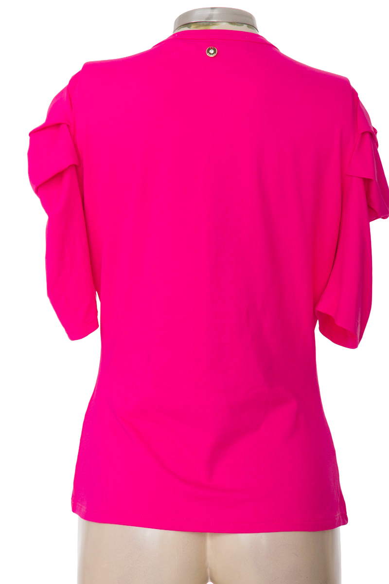 Top / Camiseta color Fucsia - Studio F