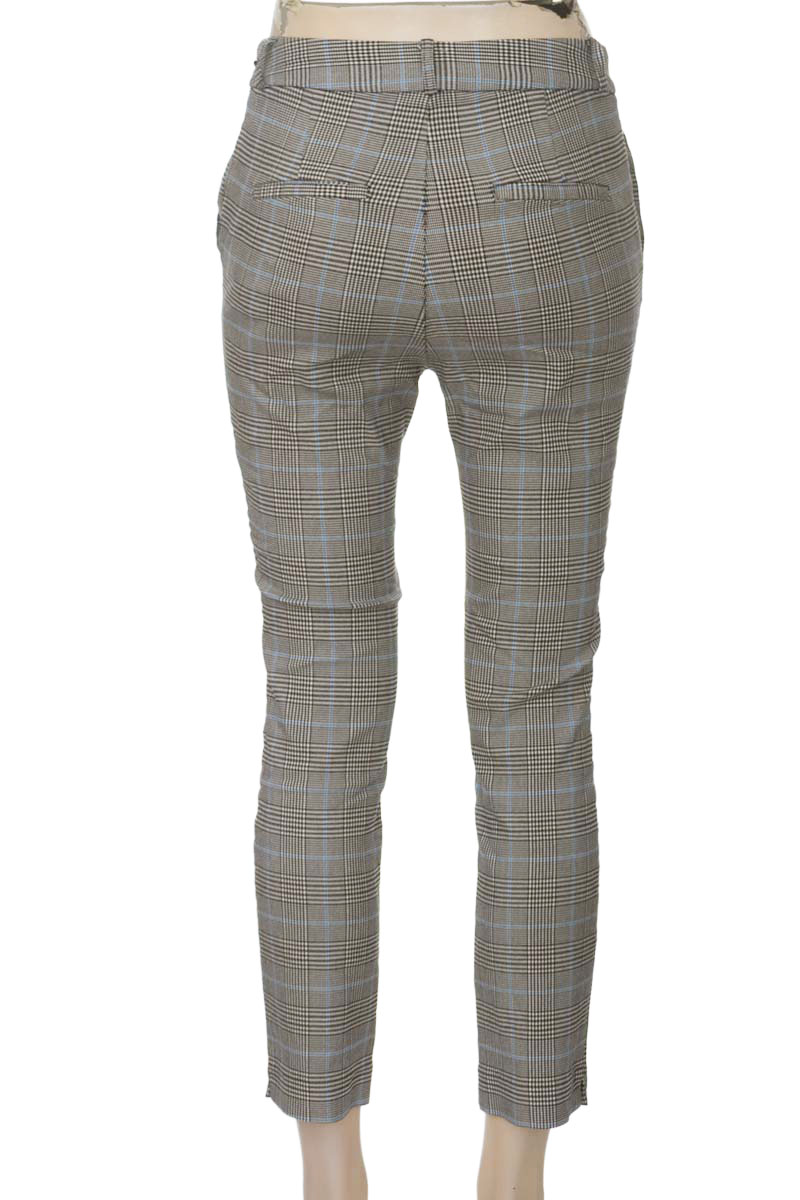 Pantalones color Gris - Stradivarius