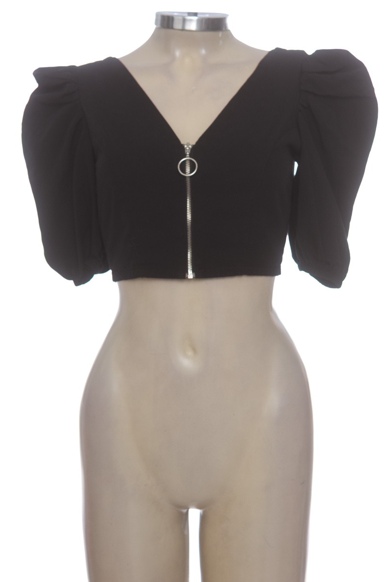 Top / Camiseta color Negro - Bershka