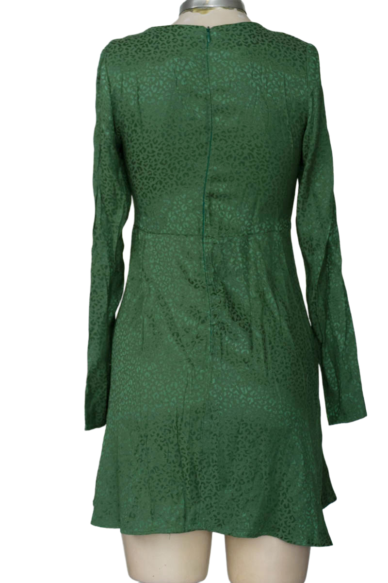 Vestido / Enterizo color Verde - Pull & Bear