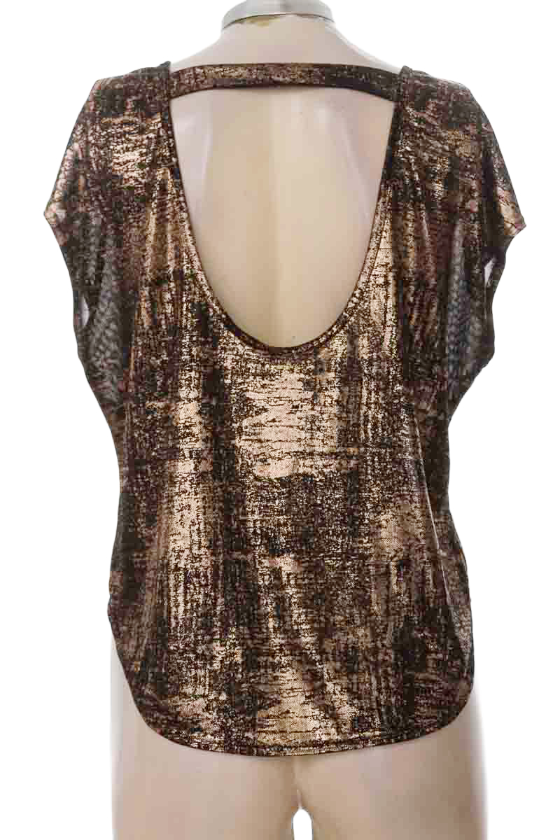 Top / Camiseta color Negro - Pacifika