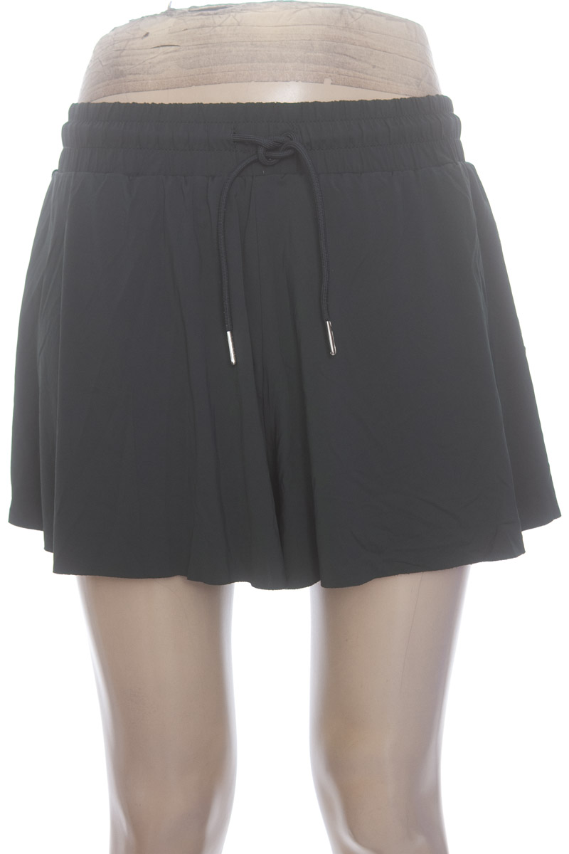 Ropa Deportiva / Salida de Baño color Verde - Stradivarius