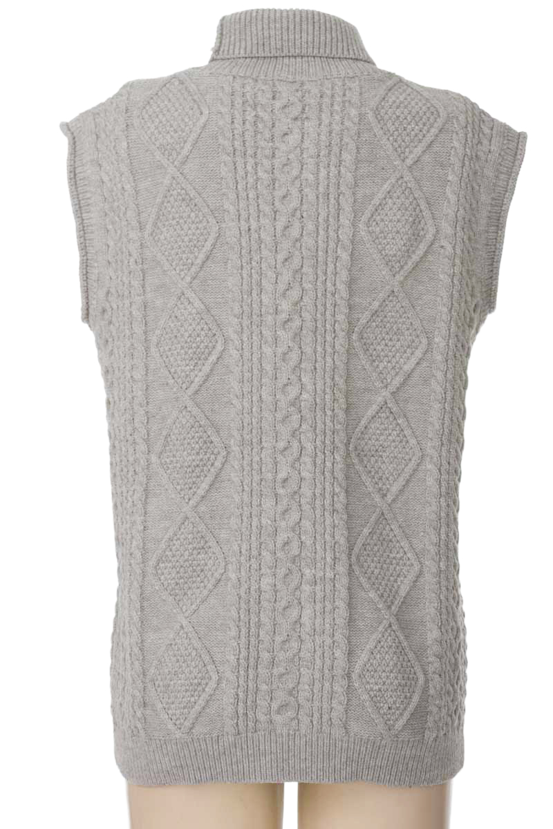 Sweater color Gris - Closeando