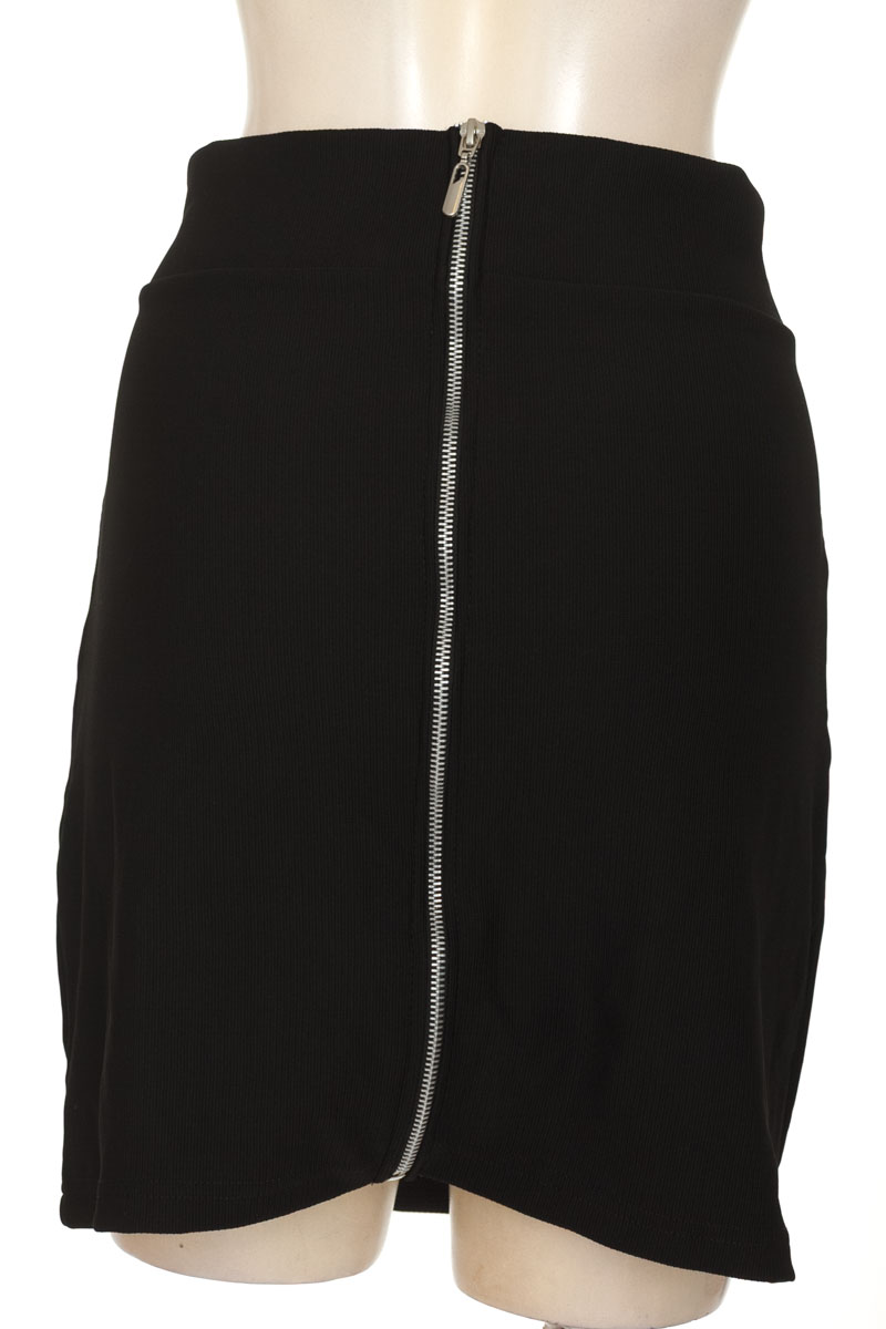 Falda color Negro - Closeando