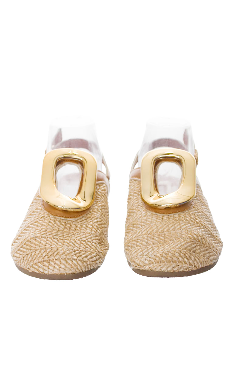 Zapatos color Beige - Closeando