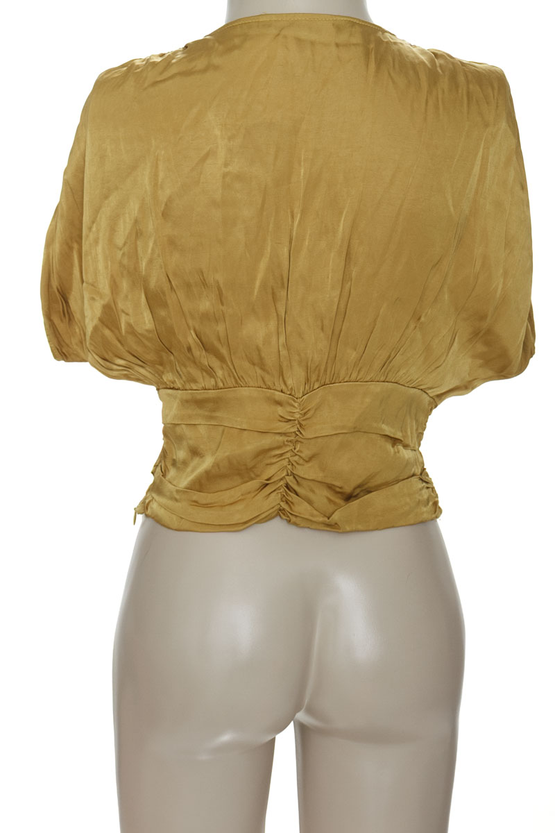 Top / Camiseta color Verde - Zara