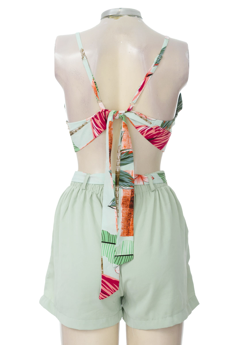 Vestido / Enterizo color Verde - Closeando