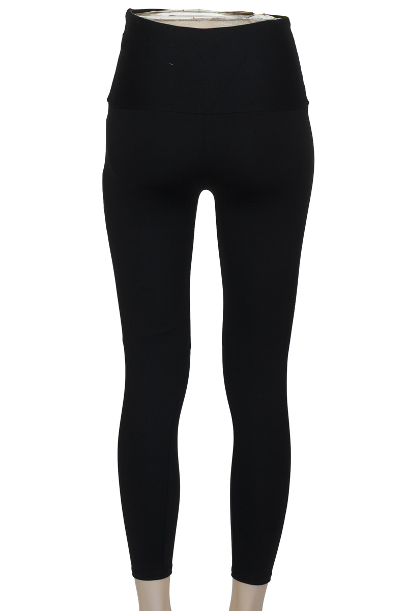 Ropa Deportiva / Salida de Baño color Negro - Leonisa