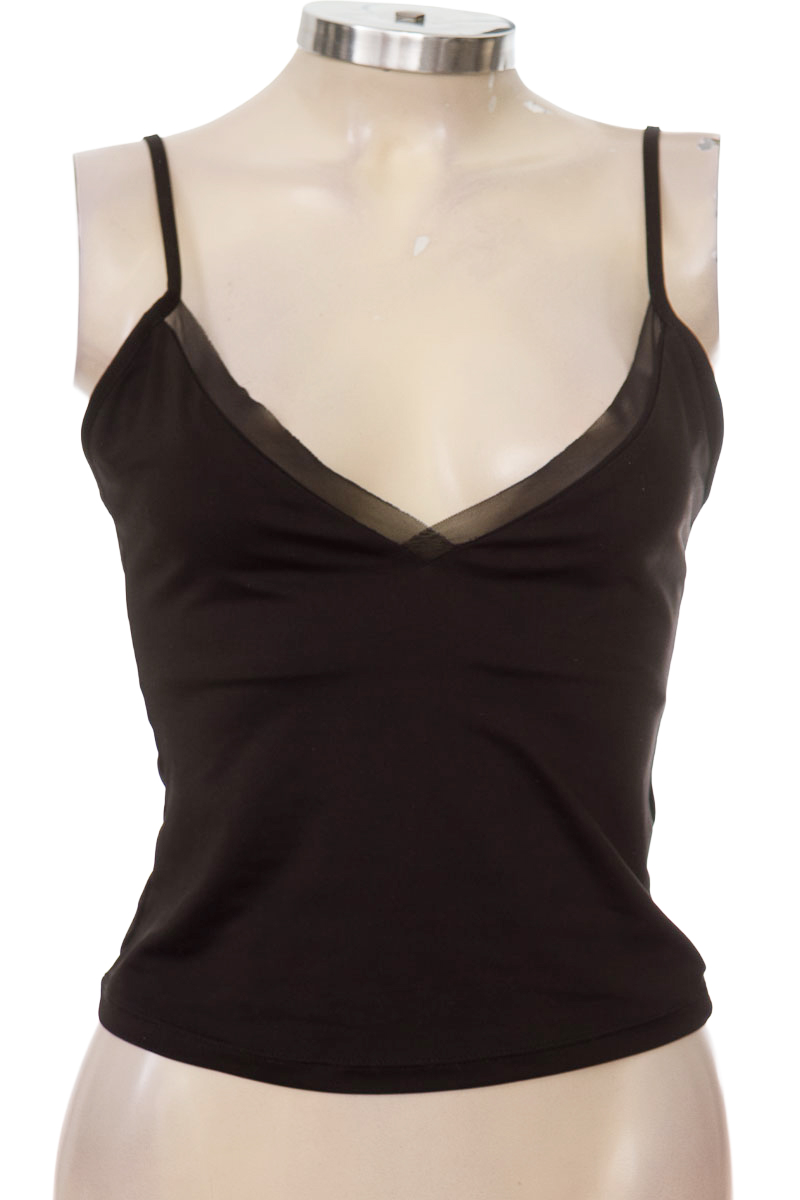 Top / Camiseta color Negro - Zara