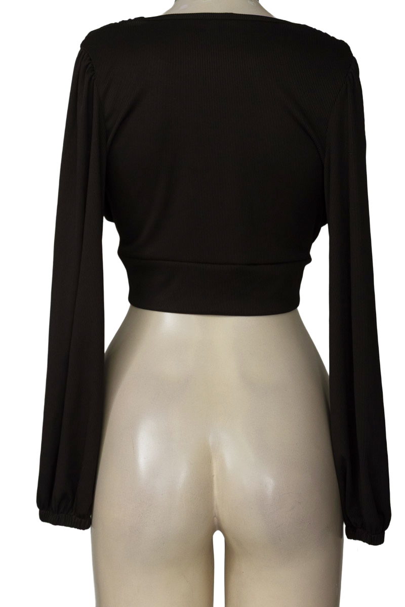 Top / Camiseta color Negro - Closeando