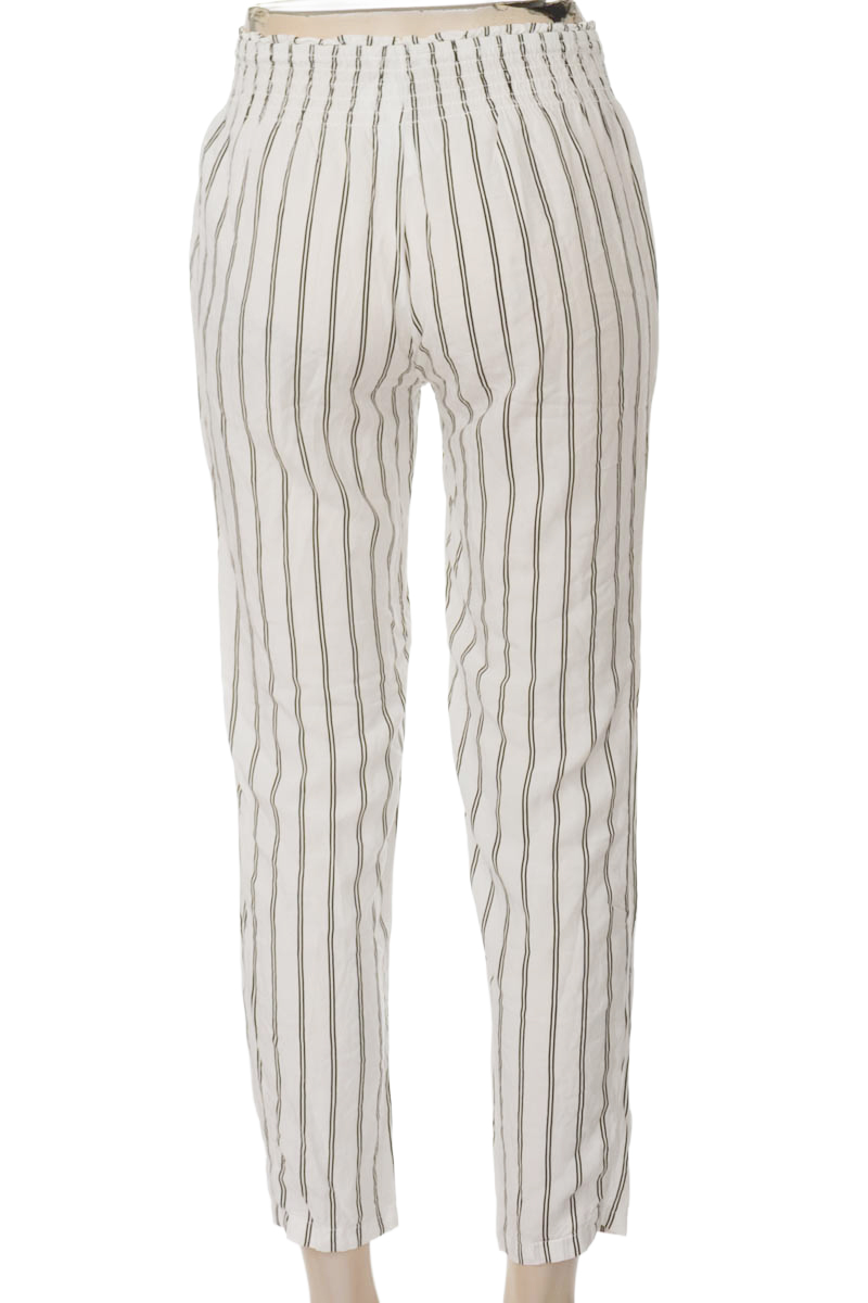 Pantalones color Blanco - Forever 21