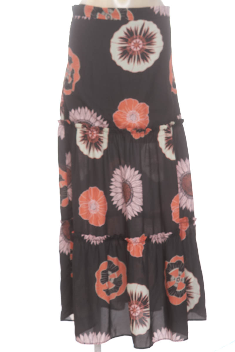 Falda color Negro - Arkitect & Daniella Batlle