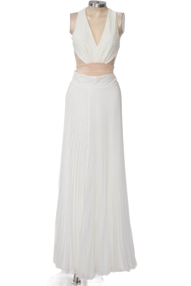 Vestido / Enterizo color Blanco - Closeando