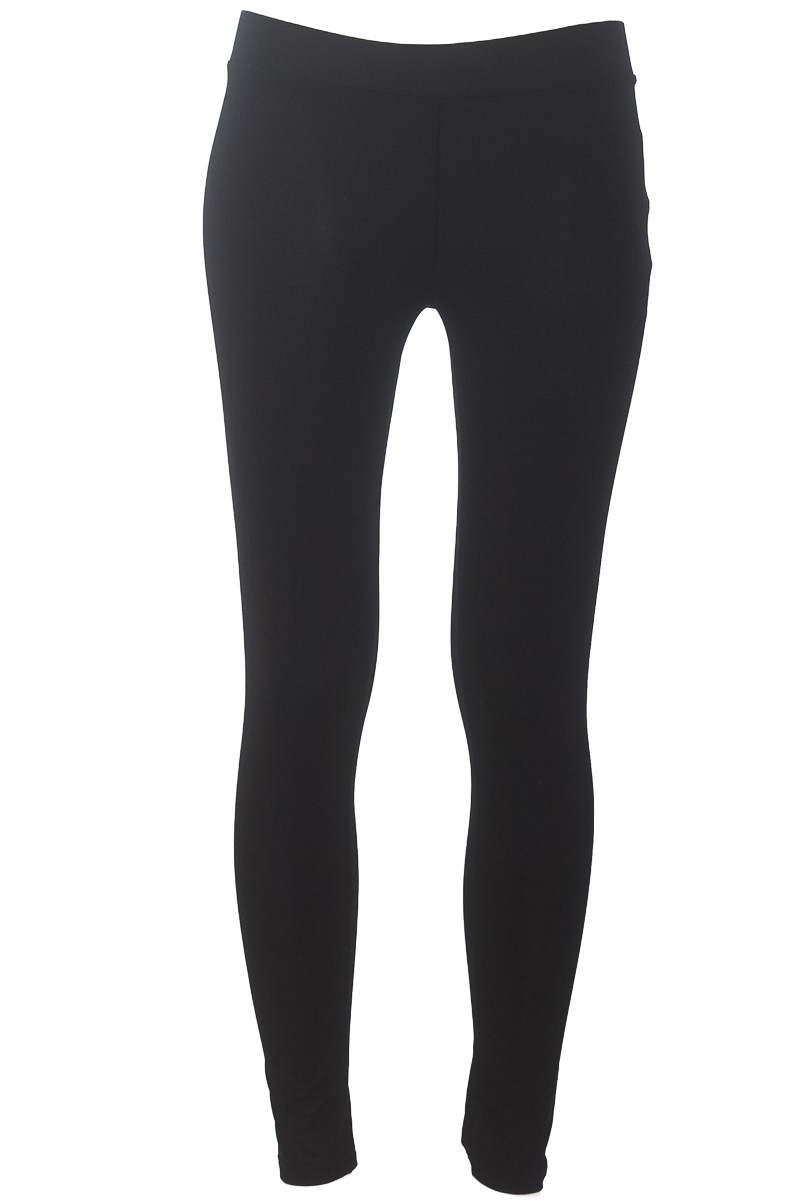 Pantalones color Negro - Stradivarius