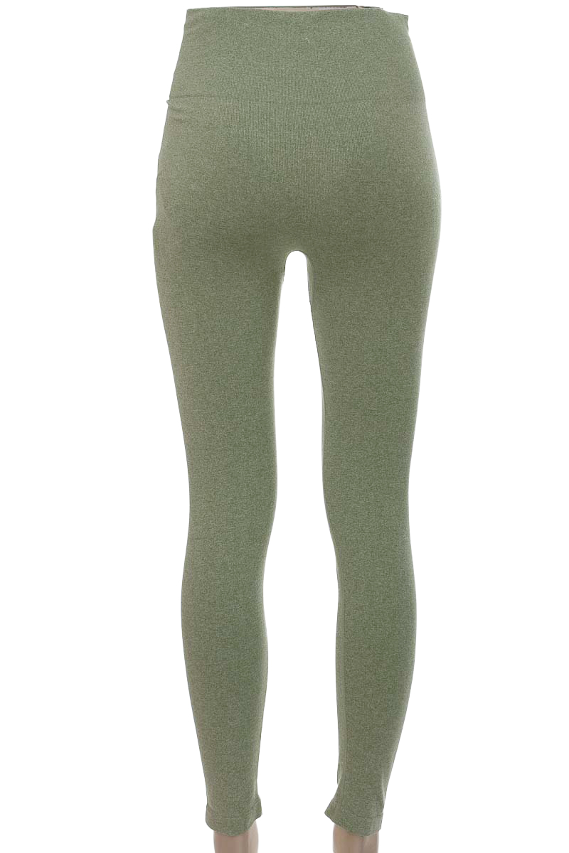 Ropa Deportiva / Salida de Baño color Verde - Closeando