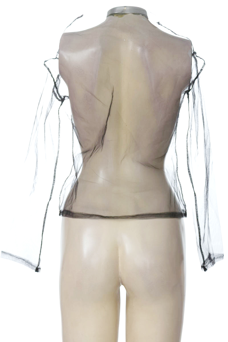 Top / Camiseta color Negro - Closeando